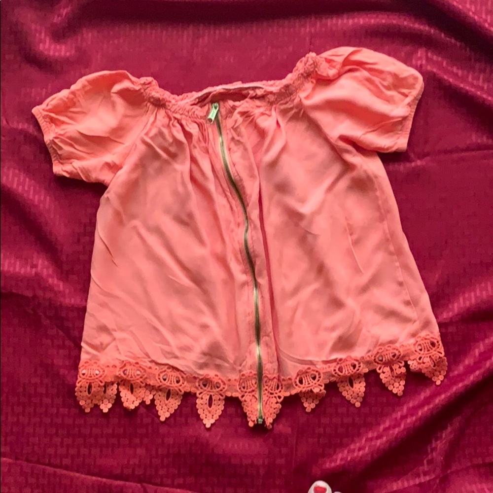 Zipper in the front blouse